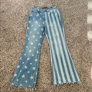 EUC Judy Blue hi rise flare Americana jeans. Size 7/28